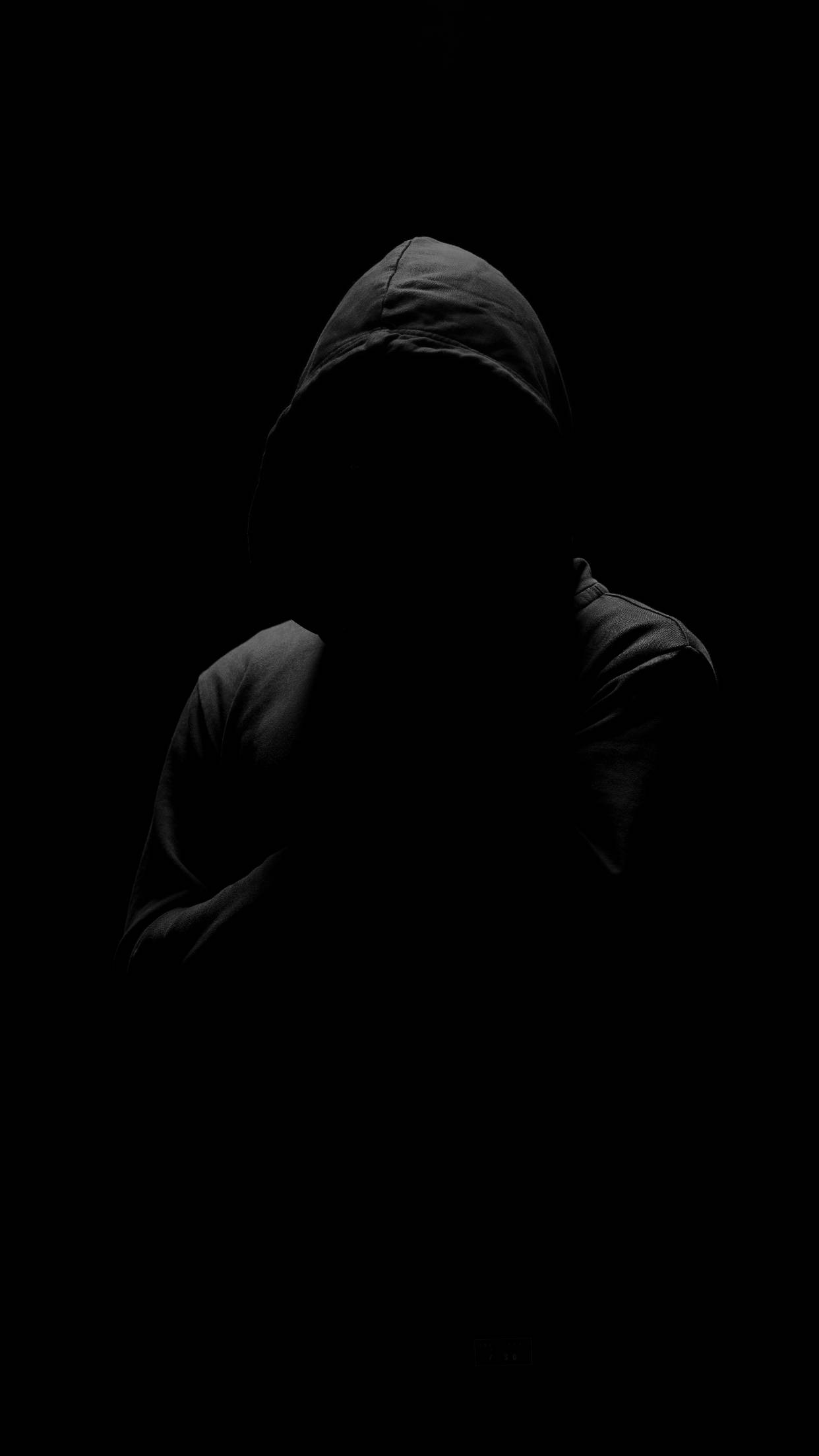 ہڈ والی شخصیت سیاہ آئی فون 6 پلس پر وال پیپر