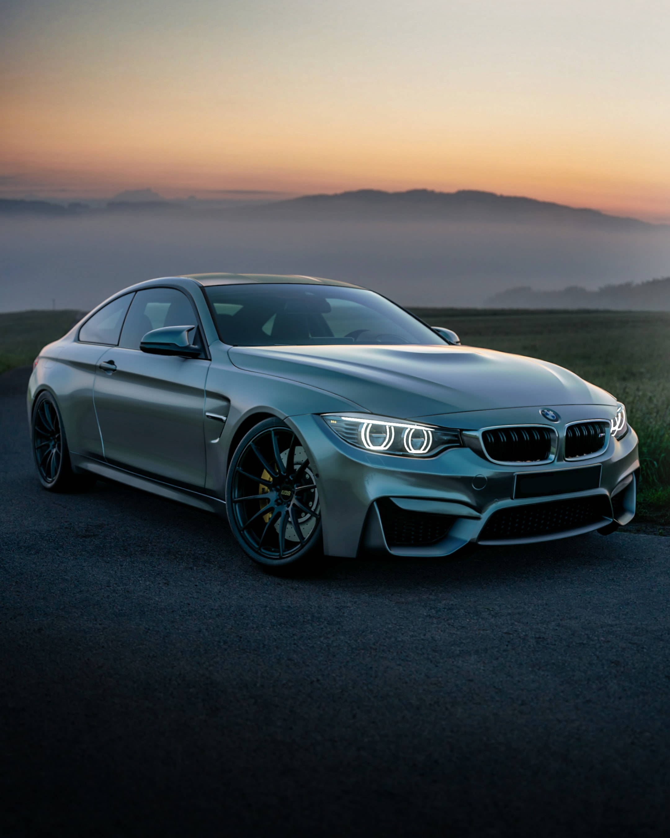 نئی BMW F83 M4 میں طاقتور محسوس کریں وال پیپر