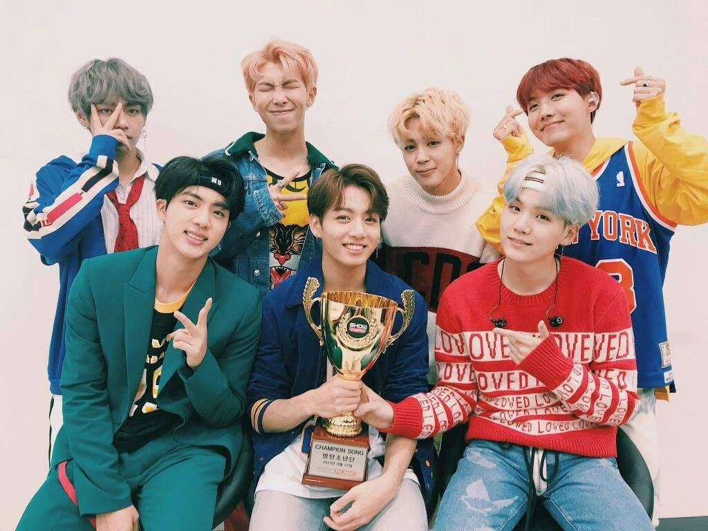 BTS ٹرافی ڈیسک ٹاپ وال پیپر