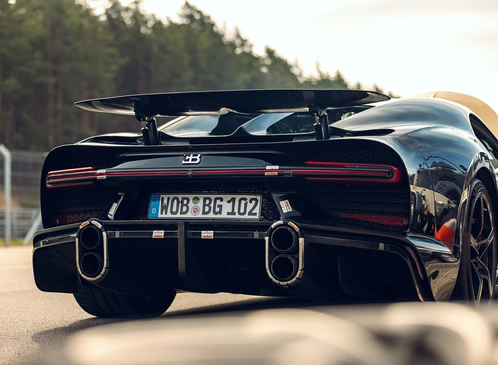 Bugatti Chiron – طاقت اور خوبصورتی کی مثال وال پیپر