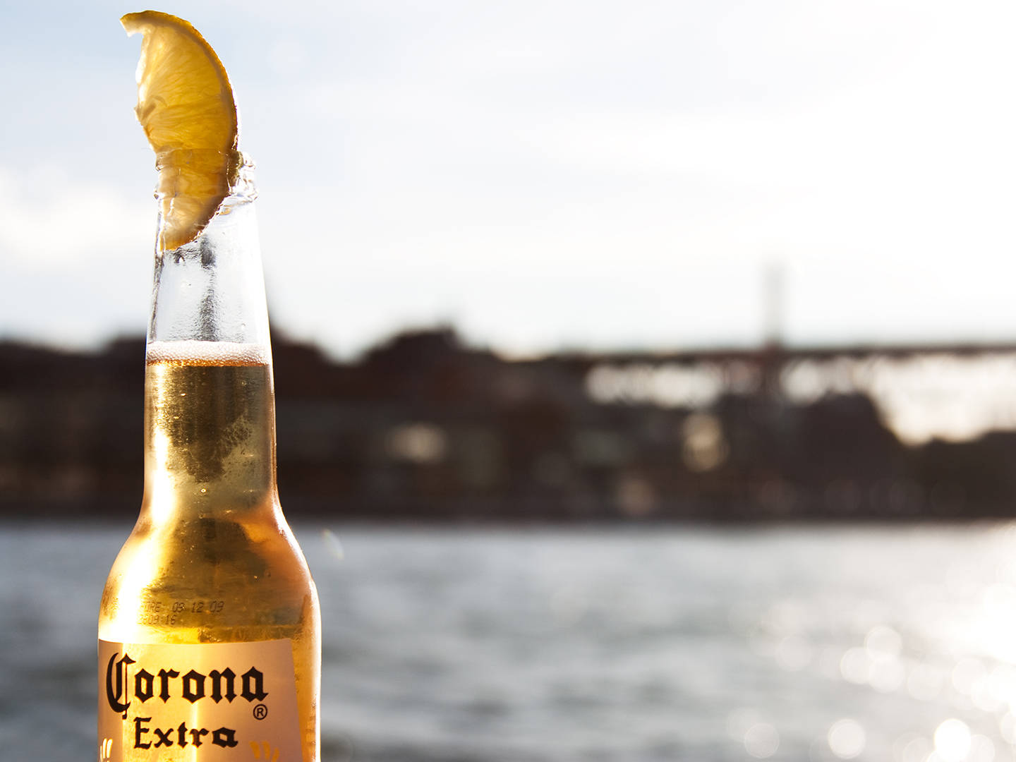 Corona Extra کے ساتھ سکون کی طرف فرار وال پیپر