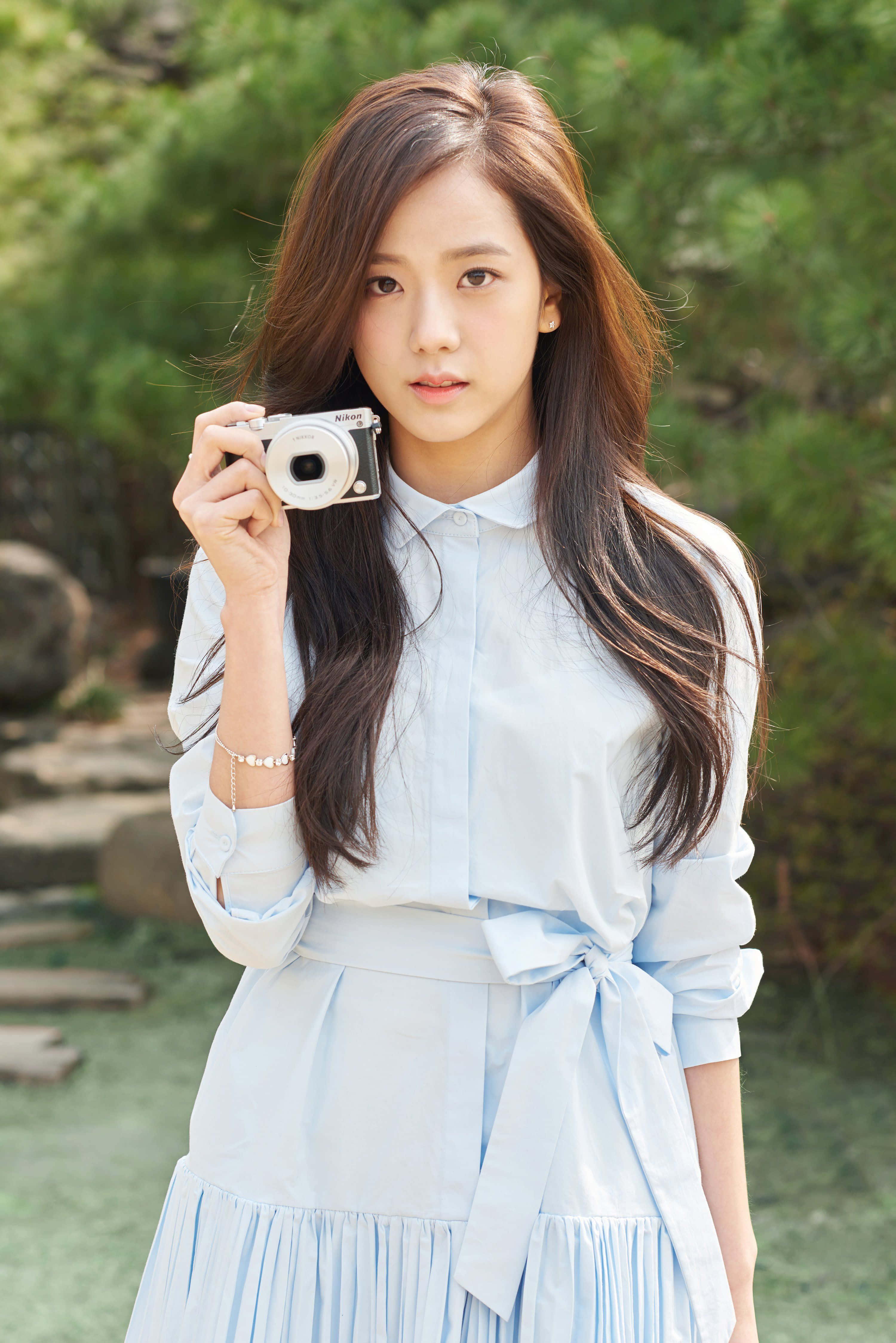 Jisoo Blackpink کیمرہ ہلکا نیلا وال پیپر