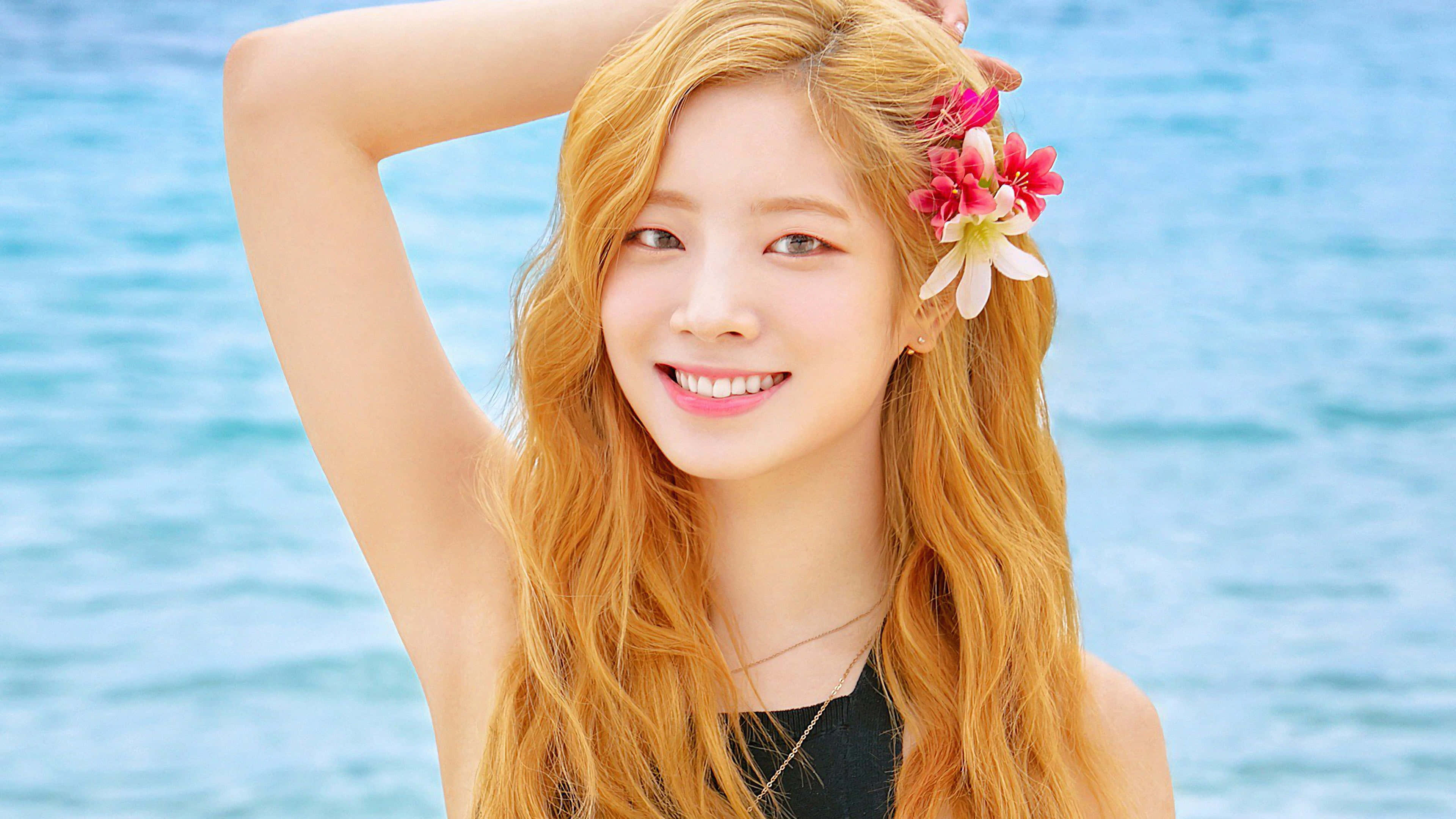 TWICE - رات کی شان کے لیے دلکش نظریں وال پیپر