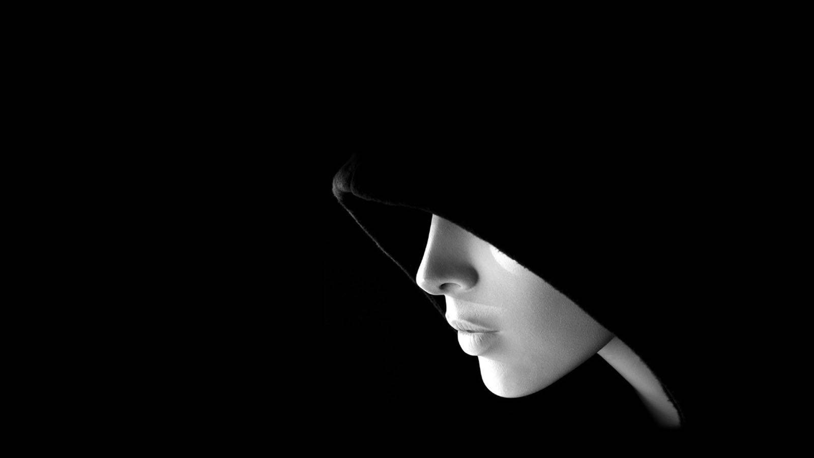 سیاہ اور سفید ڈیسک ٹاپ وال پیپر میں خوفناک ہوڈی والی لڑکی۔ — سیاہ وال پیپر