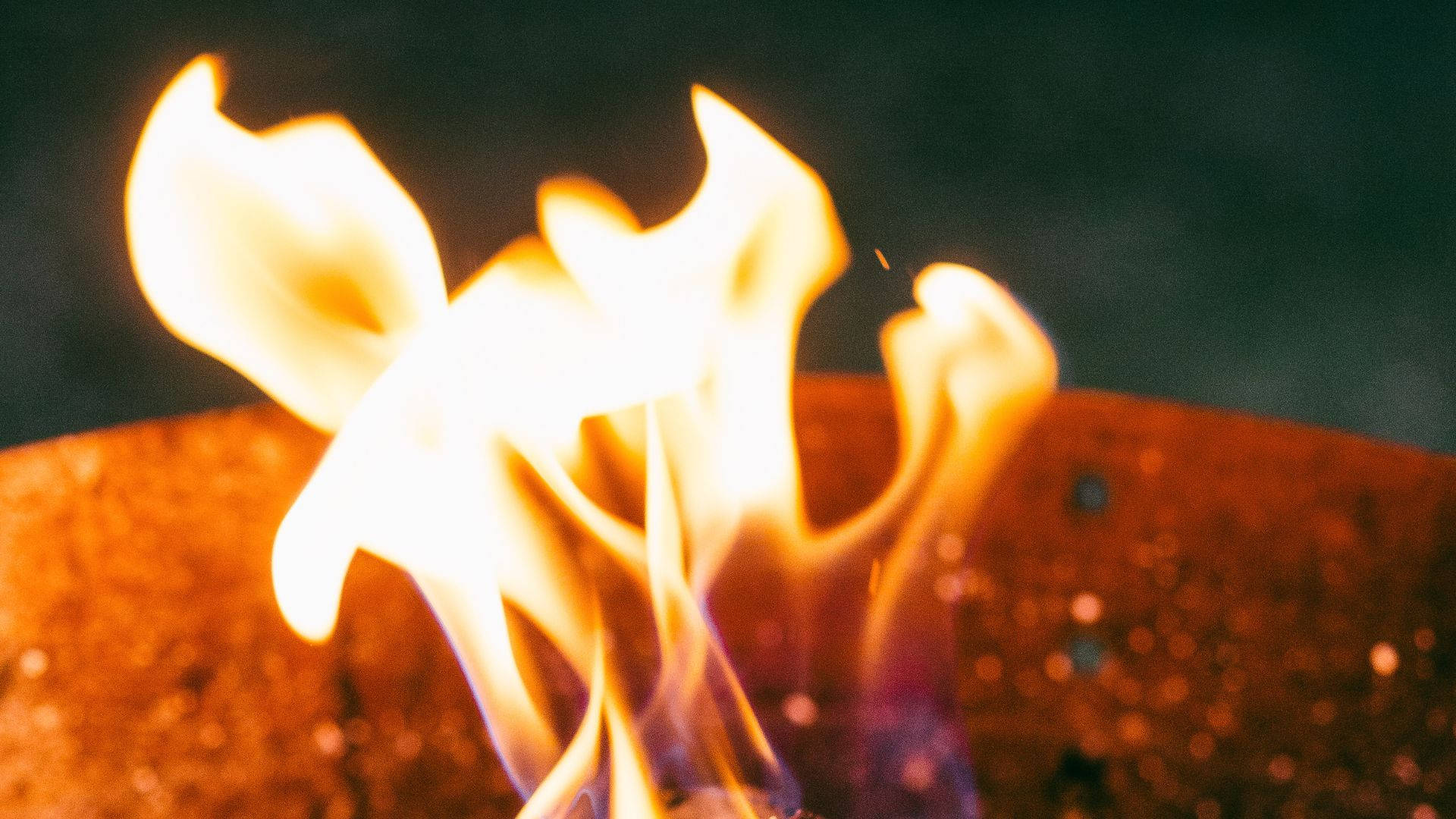 بیرونی آگ کی گرمی وال پیپر