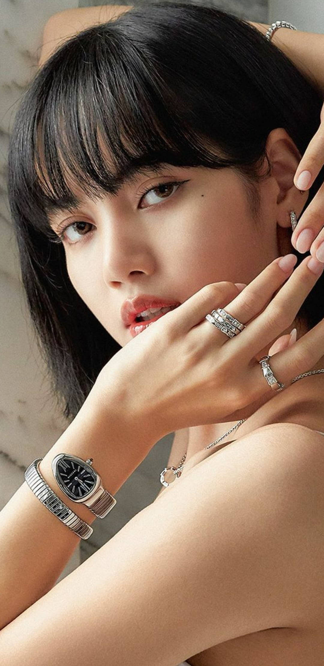 خوبصورت BVLGARI Lisa Blackpink HD وال پیپر
