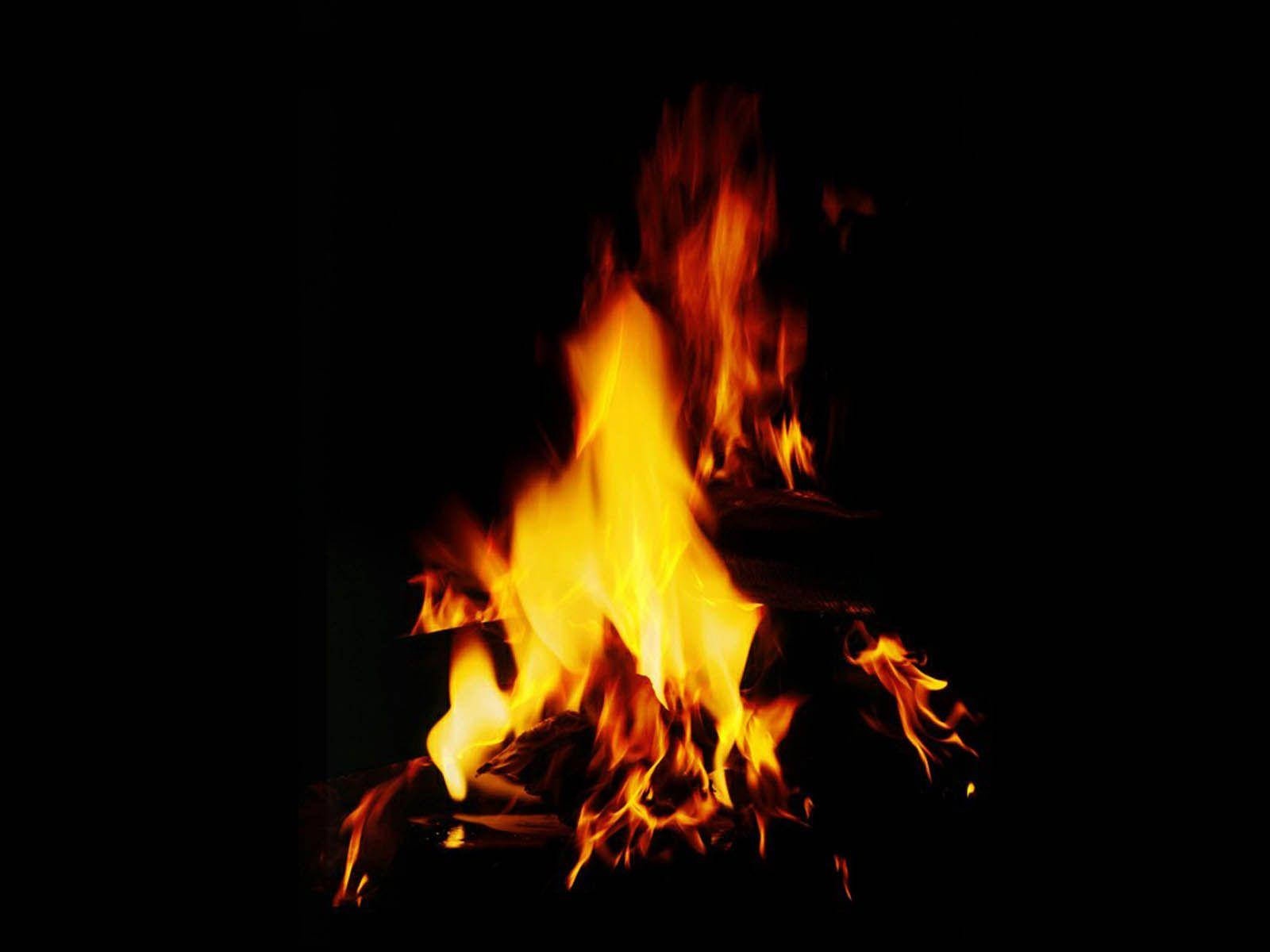 خوبصورت آگ کے الاؤ کا پس منظر وال پیپر
