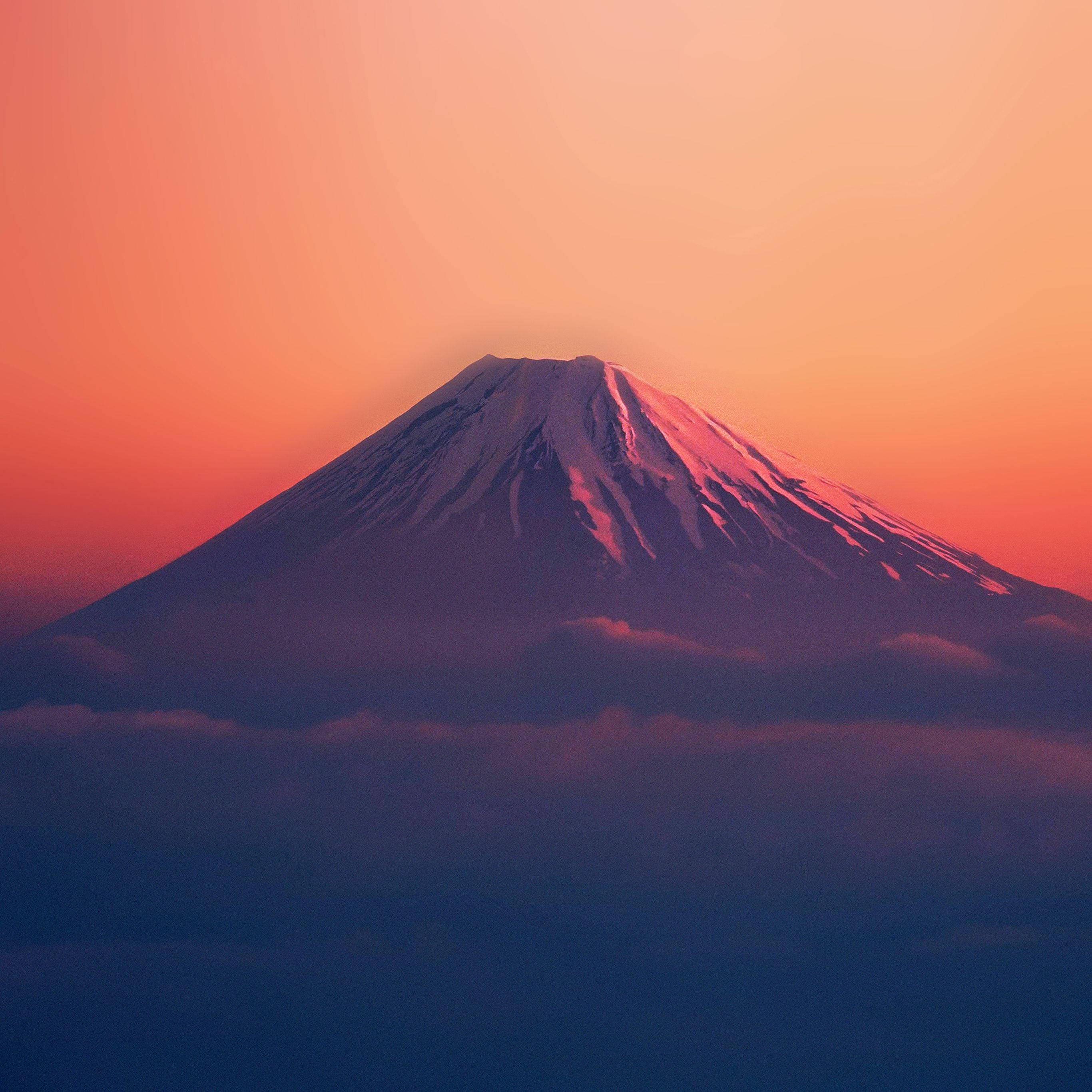 خوبصورت سرخ پہاڑ اور آسمان وال پیپر