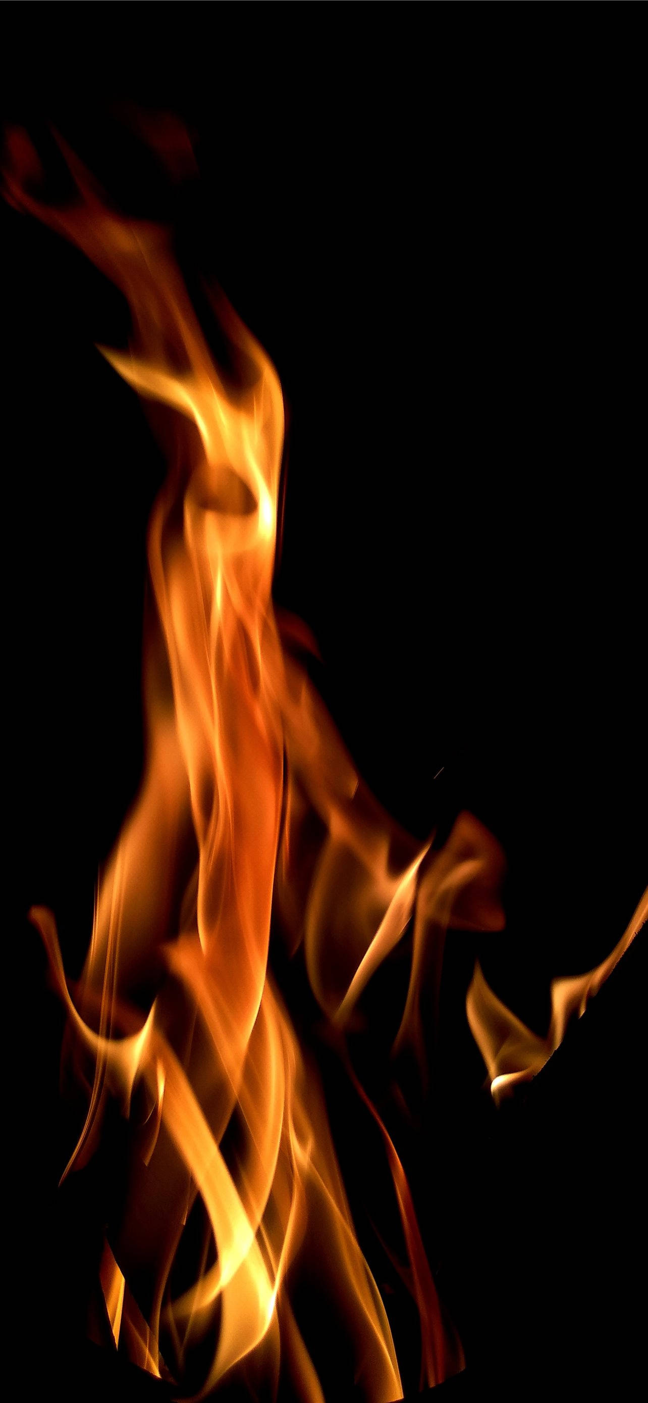 لمبا سرخ شعلہ وال پیپر