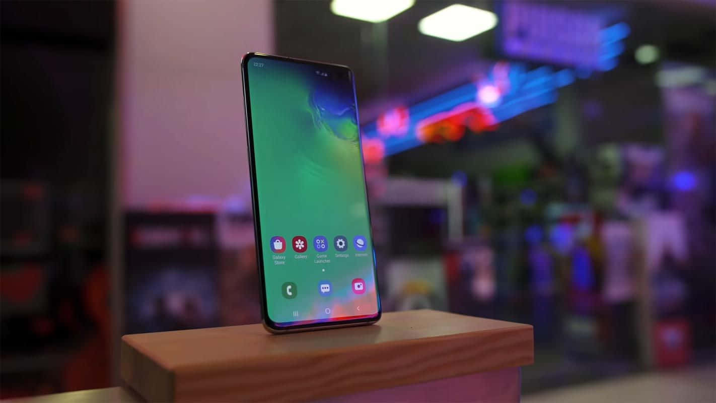 نیا Galaxy S10 حاصل کریں اور بے مثال طاقت اور ڈیزائن کا تجربہ کریں وال پیپر
