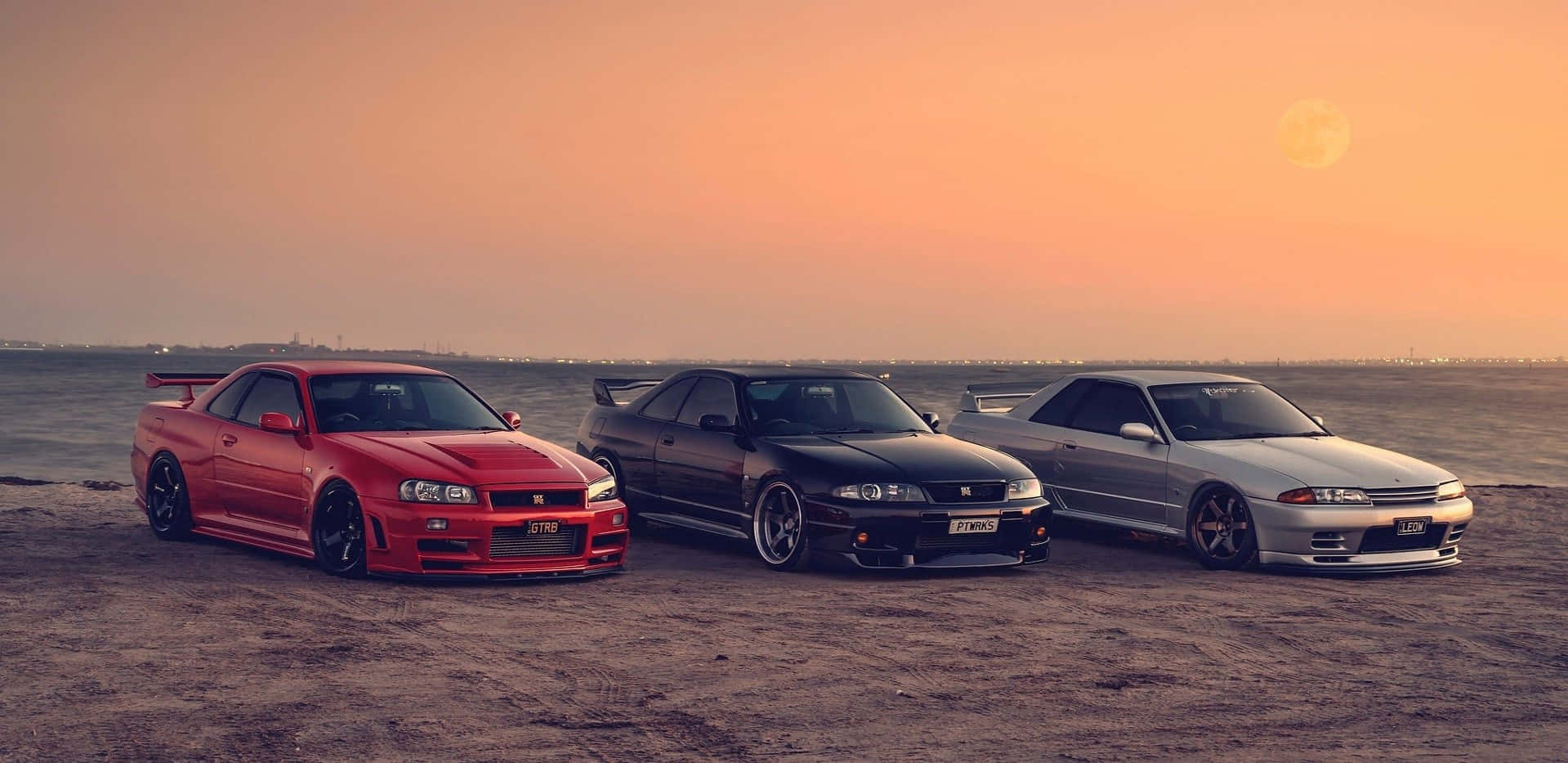 نیسان اسکائی لائن R33 GT-R اپنی چمک دکھانے کے انتظار میں وال پیپر