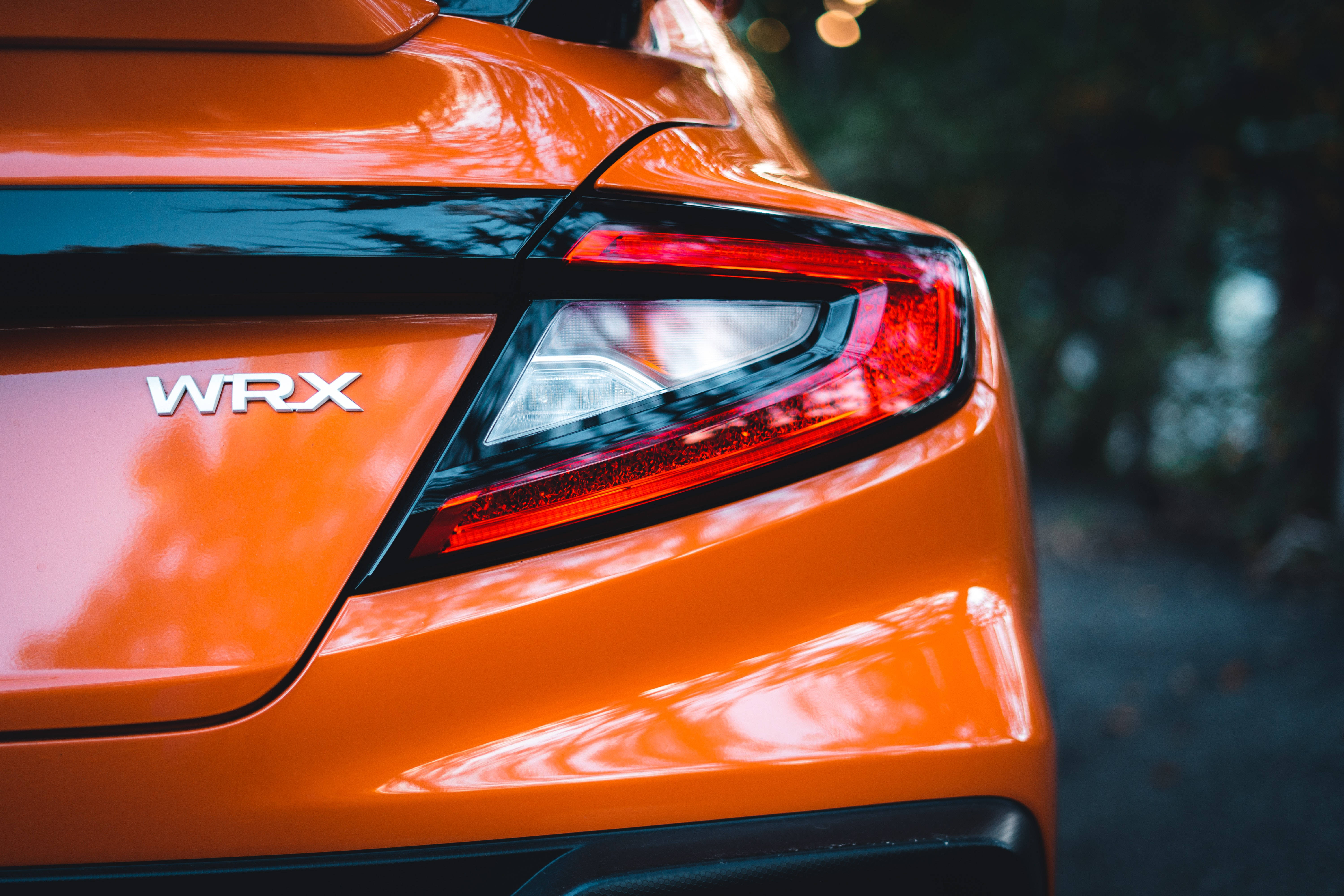 چمکدار نارنجی سبارو WRX STI 4K وال پیپر