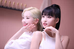 TWICE کا دلکش گروپ فوٹو — 트와이스 وال پیپر